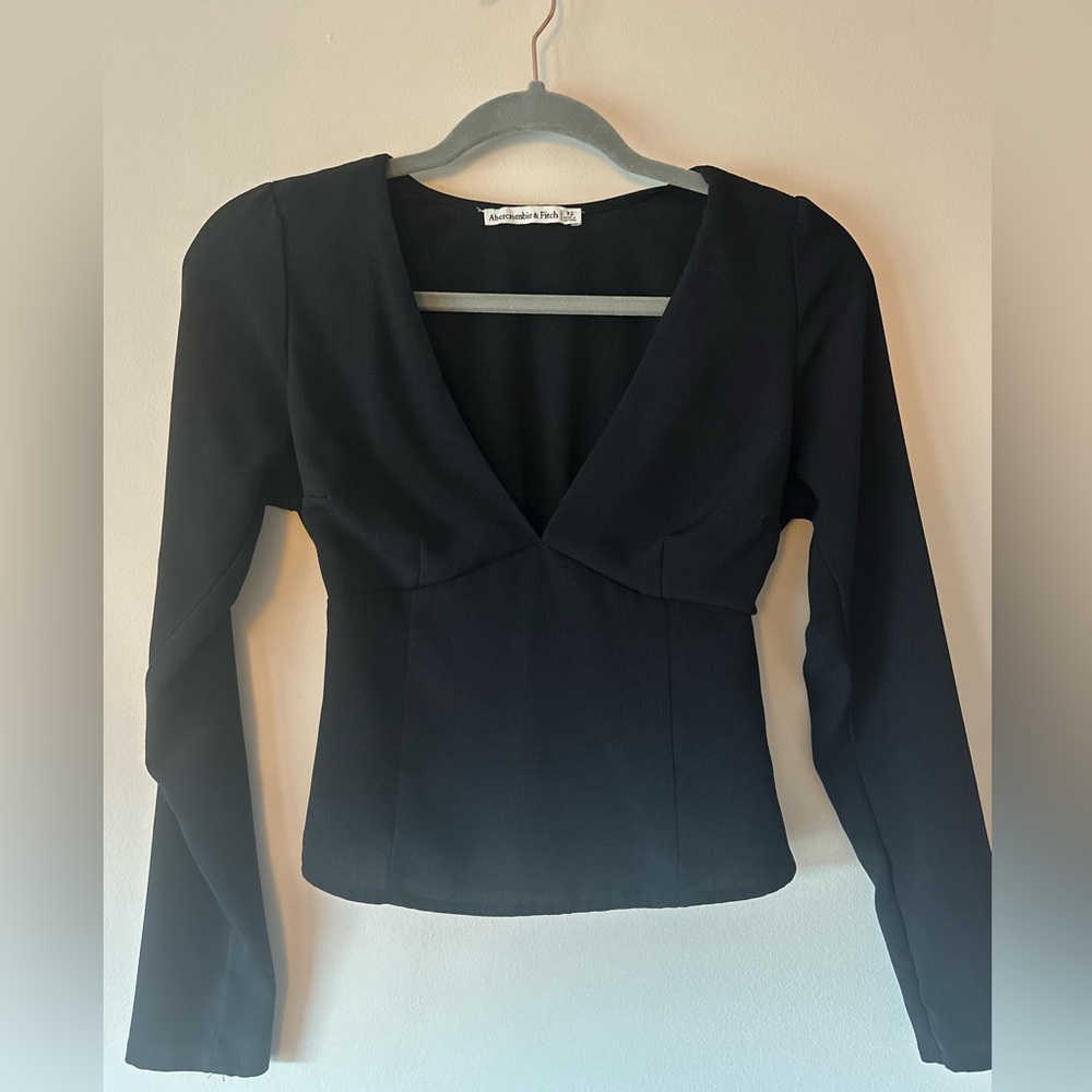 The perfect Abercrombie black going-out top! 💫